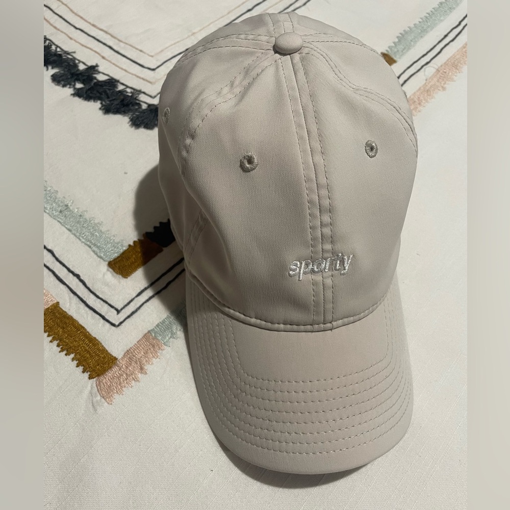 ❌SOLD!❌ SPORTY Beige Baseball Hat